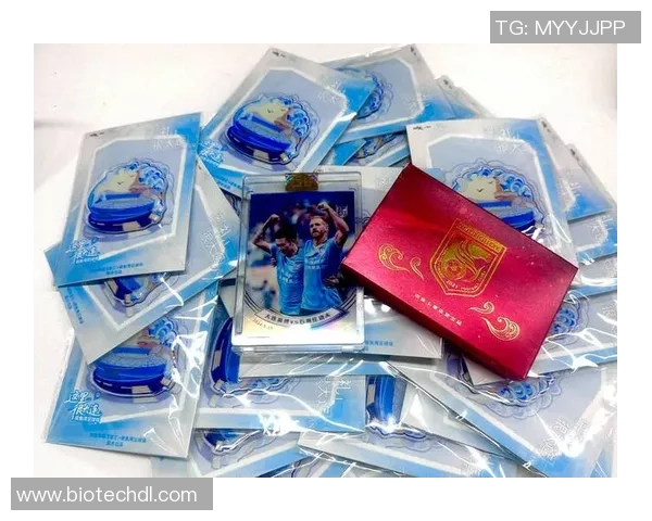 足球卡片开包全过程揭秘 探索球星卡背后的价值与奥秘